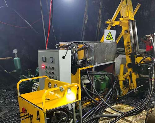 全液压坑道钻机  坑道钻机  矿山钻机 钻机工作现场视频案例