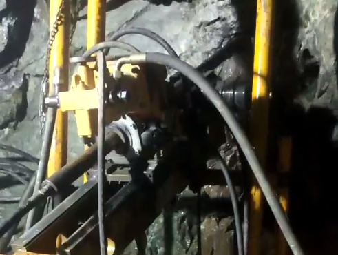 全液压坑道钻机 全液压钻机坑内探矿工作现场
